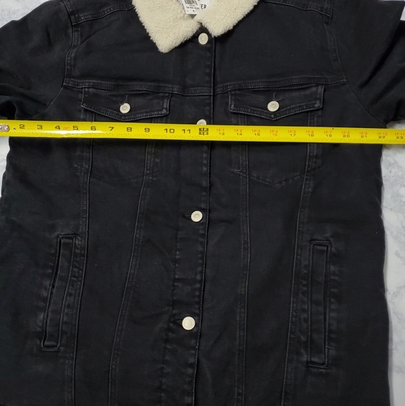 Hollister Sherpa Lined Denim Jacket - Picture 9 of 10